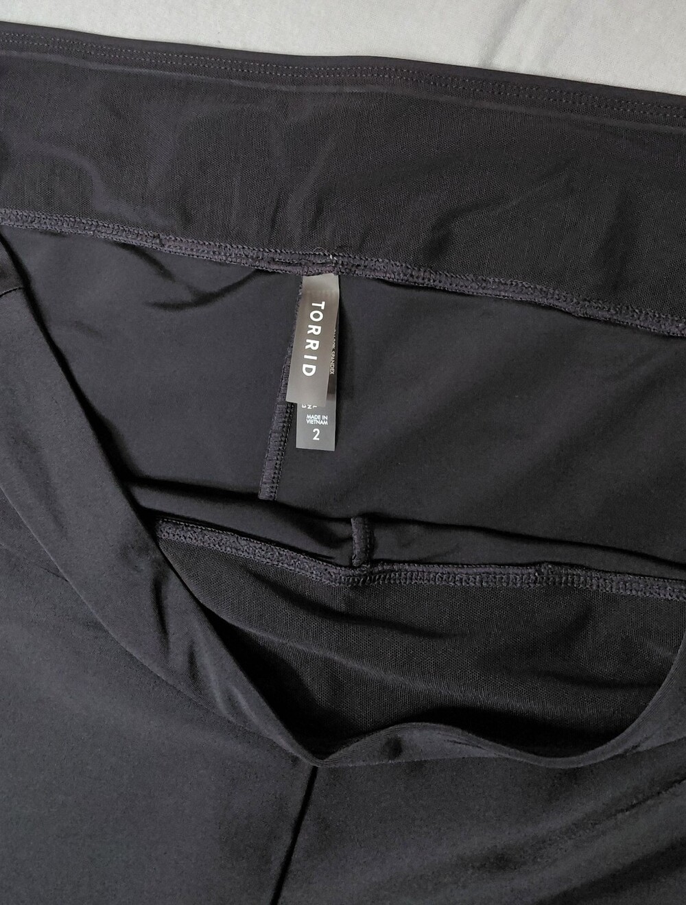 Torrid Size 2 Black Athletic Capri Swim Leggings - Picture 4 of 13
